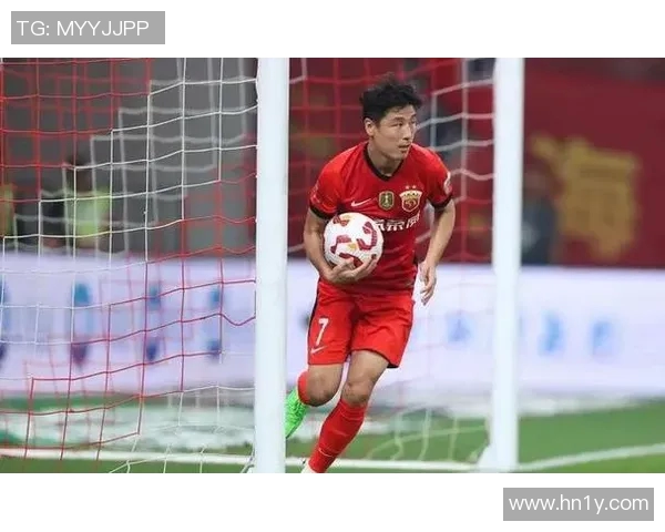 中超焦点战上港迎战人和争夺季后赛名额激烈对决即将上演 中超焦点战上港迎战人和争夺季后赛名额激烈对决即将上演